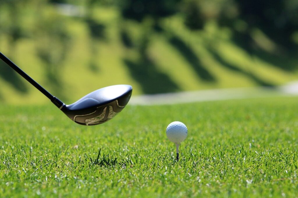 Golfing at Tarbert Holiday Park